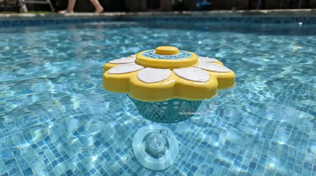 Dosador Flutuante Na Agua | Start Piscinas - Limpeza e Manutenção de Piscinas em São Paulo